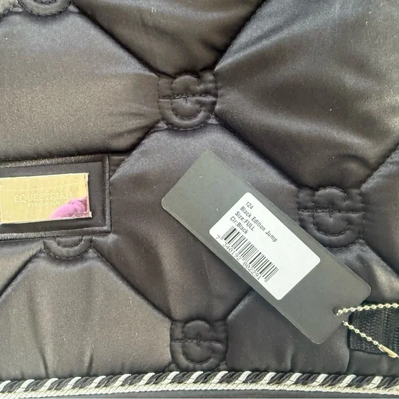 Equestrian Stockholm Saddle Pad - Picture 3 of 3